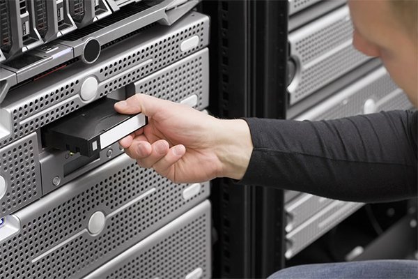 Veri Yedekleme ve Kurtarma: İşletmenizin Verilerini Nasıl Güvende Tutarız?